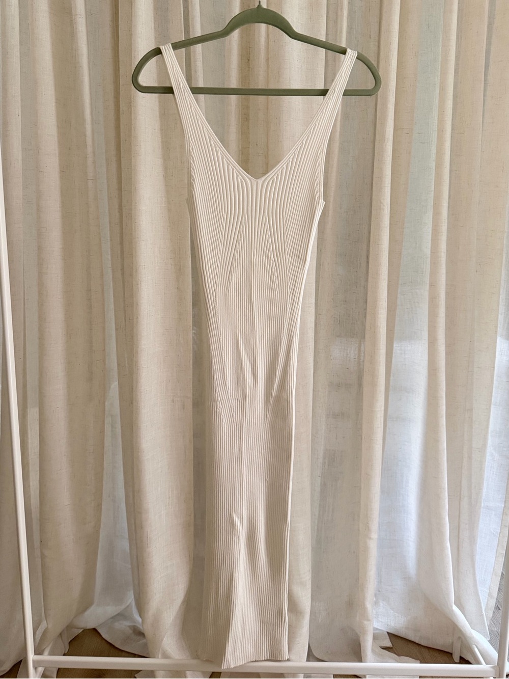 H&M White Ribbed V-Neck Maxi Dress